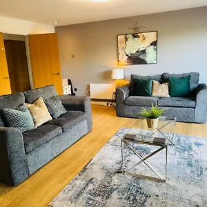 Spacious 2 Bed Perfect For Centre & Bay, Pool, Gym Cardiff